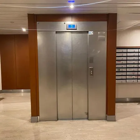 Close To Arena La Defense Paris *