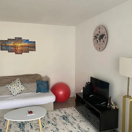 Close To Arena La Defense Paris Homestay Nanterre